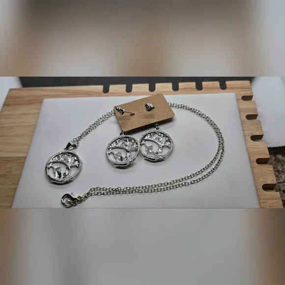 Silver Tonw Black Cat Reach Tree Of Life Necklace Earrings Set - Picture 11 of 16